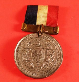 1902 King Edward VII Coronation Medallion With Ribbon (31 mm Diameter) 2