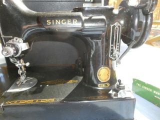 1957 Singer Featherweight 221 Sewing Machine In Case 2