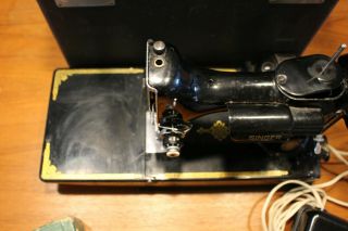 singer 221 featherweight with case cord has replacement 3