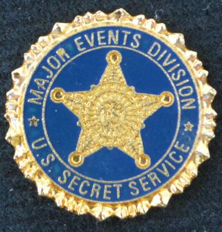 2 Us Secret Service Lapel Pins Major Events Div & Former Agents Conference 2011