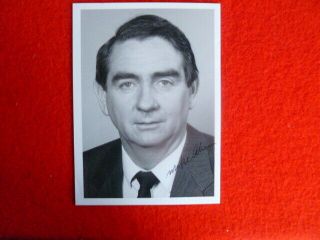 Former Premier Michael Ahern Handsigned Phototograph 6x5 Inch