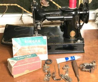 1960 Singer 221k Featherweight Sewing Machine W Case & Tools,  Made In Canada
