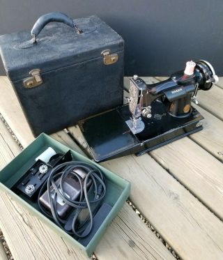 Rare 1933 Singer Featherweight 221 Sewing Machine W/ Case Wow
