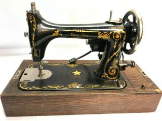 R.  H.  White Co.  " Star " Sewing Machine W Case