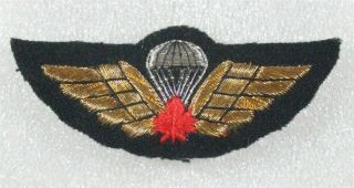 Canadian Army Badge: Airborne Jump Wings W/red Leaf - Padded,  Tinsel,  Pin Back