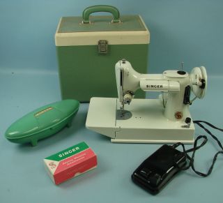 1964 Singer Featherweight 221k Sewing Machine Ev783420 In Carrying Case W/ Acc.