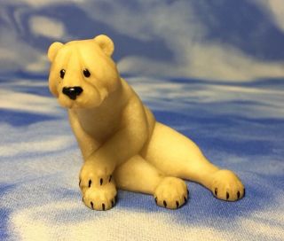 Adorable 2 " Quarry Critters " Pam " Sitting Polar Bear Figurine 1999