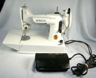 Singer White 221k Featherweight Sewing Machine With Case