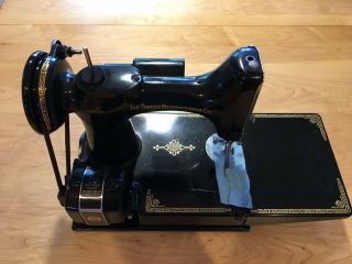 Vintage 1950 Singer 221 - 1 Featherweight Sewing Machine W/ Pedal & Case