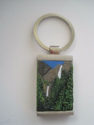 Yosemite National Park Keychain 1 3/4 "