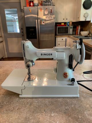 Vintage Singer White 221k Featherweight Sewing Machine,  Made In Great Britain