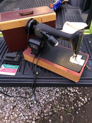 Vintage Singer 66 - 16 Electric Sewing Machine &