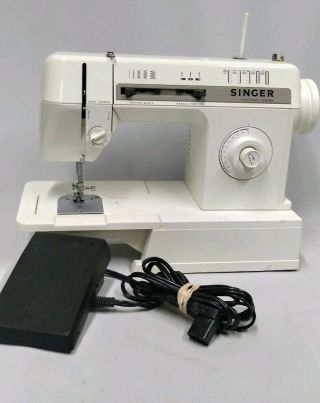 Vintage White Singer 2502c Electronic Control Sewing Machine