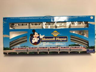 Walt Disney World Monorail Playset Silver With 15 Plus Figures