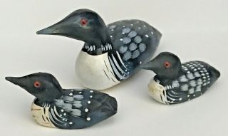 Set Of 3 Carved Wood Loon Duck Figurines,  Mama With 2 Babies,  Red Glass Eyes