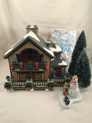 Dept 56 Snow Village 2001 Christmas Lake Chalet Lighted House COMPLETE 2