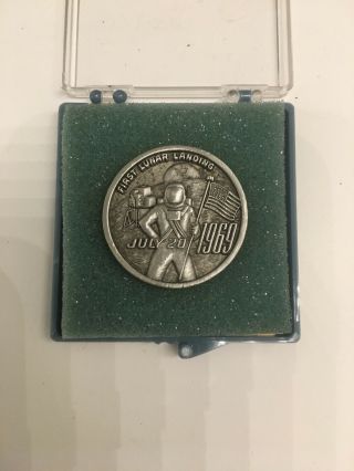 First Lunar Landing Commemorative Coin July 20,  1969 Apollo 11 Moon Nasa