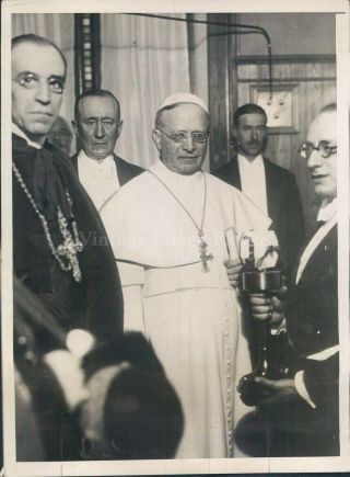 1931 Photo Holiness Pope Pius Microphone Message Papal Radio Station