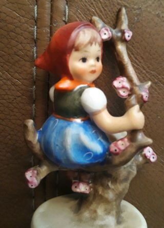 Goebel Hummel Figurine Girl In Apple Tree 141 West Germany 1960 - 1972 No Box