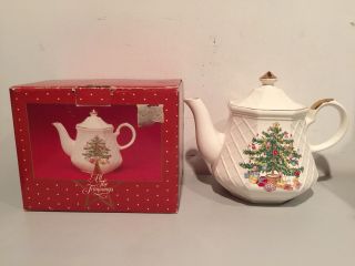 All The Trimmings Earthen Christmas Tree English Tea Pot 1986 R.  H.  Macy & Co.