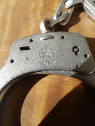 Vintage Smith & Wesson Handcuffs 2 Keys with spanish ? for mexico? 2