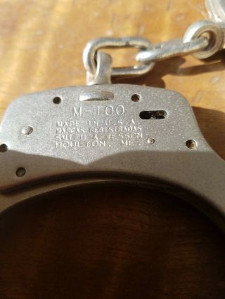 Vintage Smith & Wesson Handcuffs 2 Keys with spanish ? for mexico? 3