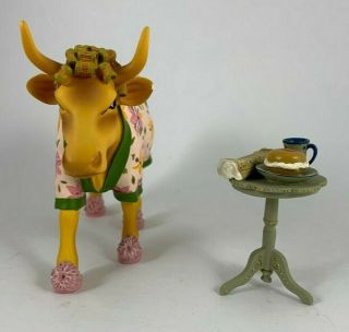 Cow Parade Westland Early Show Cow In Robe Pj ' s And Curlers W/ Side Table READ 2