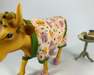 Cow Parade Westland Early Show Cow In Robe Pj ' s And Curlers W/ Side Table READ 3