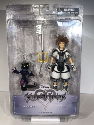 Diamond Select Toys Disney Kingdom Hearts Soldier And Sora Action Figures