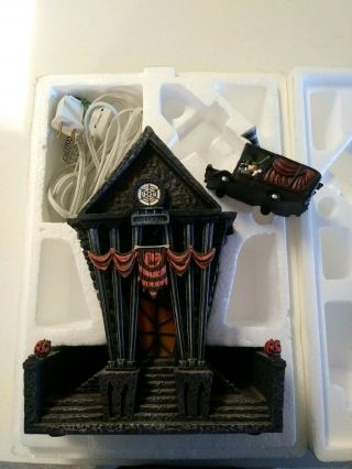 Nightmare Before Christmas Hawthorne Village Town Hall Lamp With Figurine