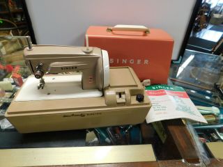 Singer " Sewhandy " Electric Sewing Machine Model 50 D 1961 With Orginal Booklet