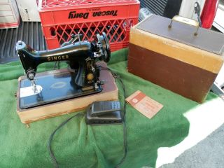 Vintage Singer 99 - /99 - 31 Sewing Machine & Case 1950 