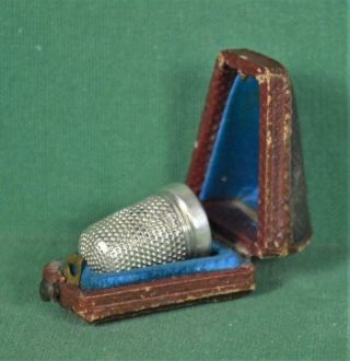 Vintage Silver Thimble In Fitted Case (r288)