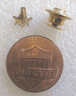 Vintage 10K Mason Blue Lodge TINY Tie Tack or Lapel Pin - Masonic Freemason 2