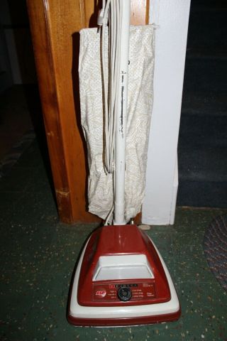 Vintage Eureka Upright Vacuum Cleaner Model 2062