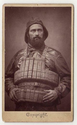 Carte De Visite Photograph Of Lifeboat Crewman By Mallin Of Southport (c46199)