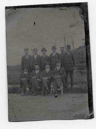 TINTYPE PHOTO T1234 GROUP OF 10 MEN W/ BRIMMED HATS - RAILROAD WORKERS - OWNERS 2