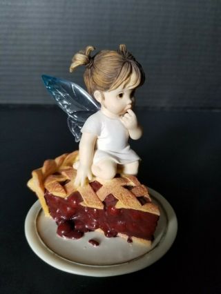 My Little Kitchen Fairies " Sugar Pie Fairie " 2001 Cherry Pie Fairy 102712