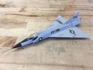 Convair F - 102 Delta Dagger Topping Precise Contractor Model Air Force Fighter