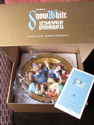 Le Disney Snow White & The 7 Dwarfs 60th Anniversary 3d Plate - A - Yodel - Ay - Hee - Hoo