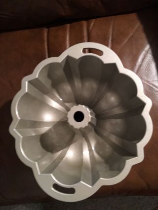 Bundt Pan Nordic Ware - Holds 10 - 15 Cup Recipes