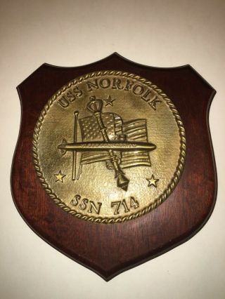 Uss Norfolk (ssn 714) Brass Plaque Mounted On Wooden Shield