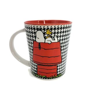 Peanuts Snoopy On Doghouse,  Houndstooth Mug Coffee Cup 16 Oz By Gibson