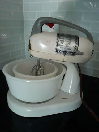 Vintage Dormeyer White Power Chef 4201 Stand Mixer With 2 Bowls