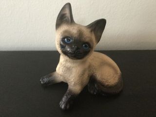Vintage Global Art Harvey Knox Kingdom Siamese Cat Ceramic Figurine
