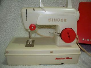 Vintage Singer Junior Miss Sewing Machine,  Model 67B13, 2