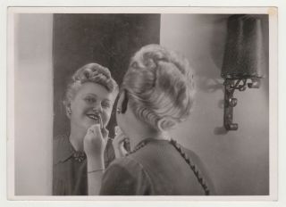 1930s Pretty Sexy Young Woman Female Lipstick Fashion Old Photo