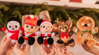 Disney Wishables Merry Christmas Holiday Series Complete Set Of 5