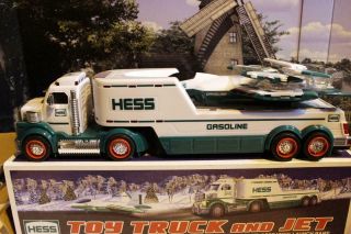 Hess Truck - 2010 - Toy Truck W/jet - - S1