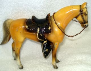 Vintage Cast Metal Horse With Chain For Reigns Euc